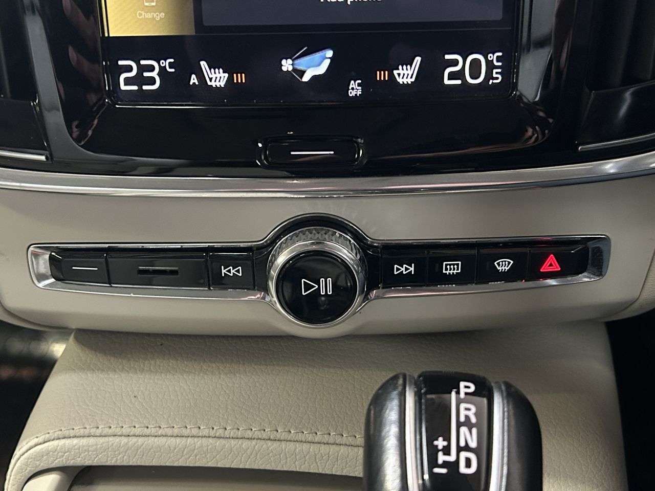 2019 VOLVO V90 2019 VOLVO V90