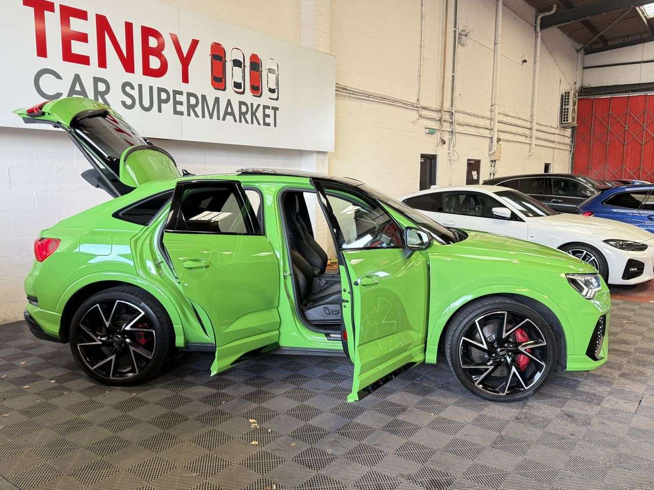 2020 AUDI RS Q3 2020 AUDI RS Q3