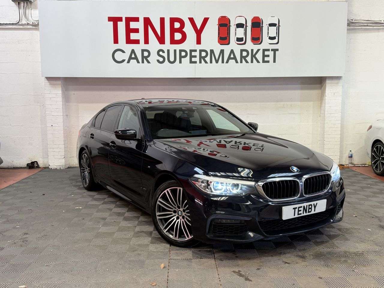 A 2019 BMW 5 SERIES 2.0 520d M Sport Saloon 4dr Diesel Auto xDrive Euro 6 (s/s) (190 ps) 19" AL A 2019 BMW 5 SERIES 2.0 520d M Sport Saloon 4dr Diesel Auto xDrive Euro 6 (s/s) (190 ps) 19" AL