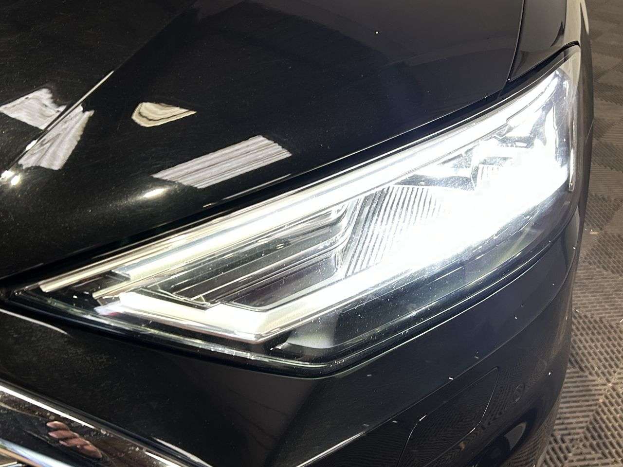 2018 AUDI A8 2018 AUDI A8