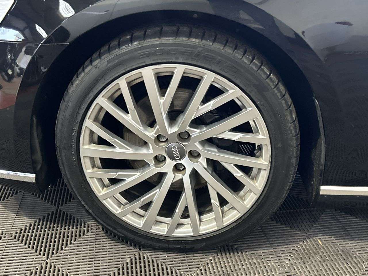 2018 AUDI A8 2018 AUDI A8