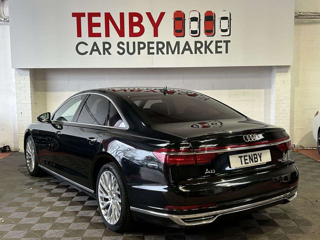2018 AUDI A8 2018 AUDI A8