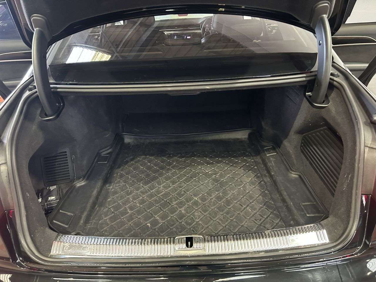 2018 AUDI A8 2018 AUDI A8