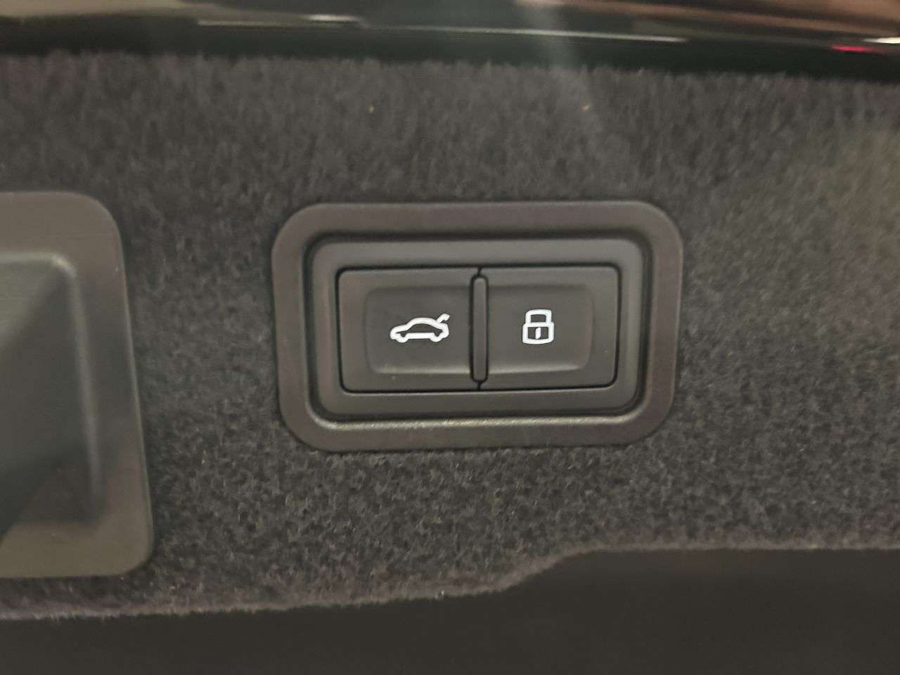 2018 AUDI A8 2018 AUDI A8