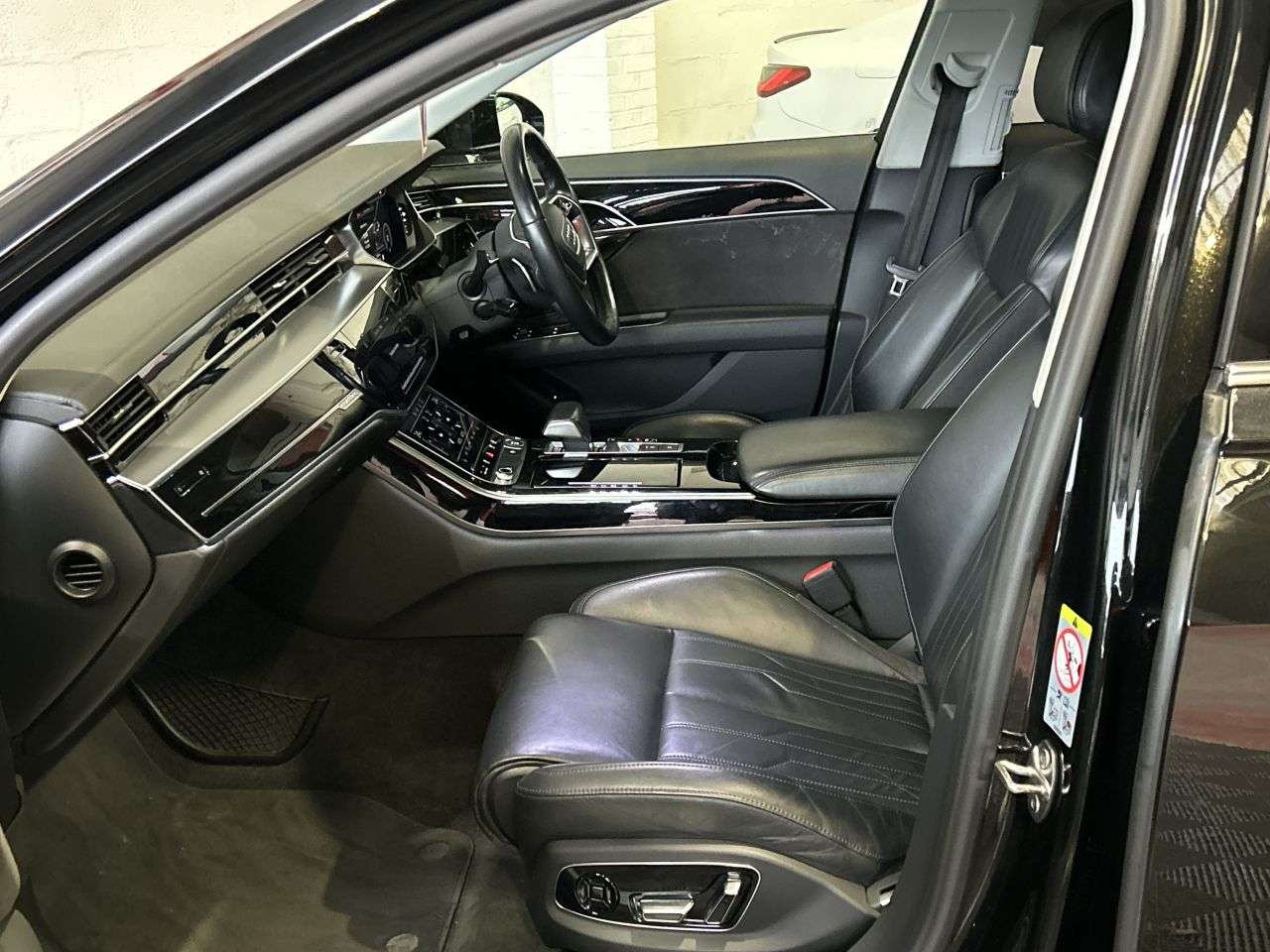 2018 AUDI A8 2018 AUDI A8