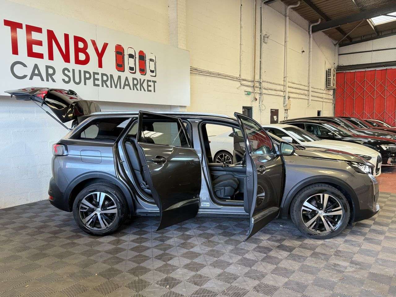 2021 PEUGEOT 5008 2021 PEUGEOT 5008