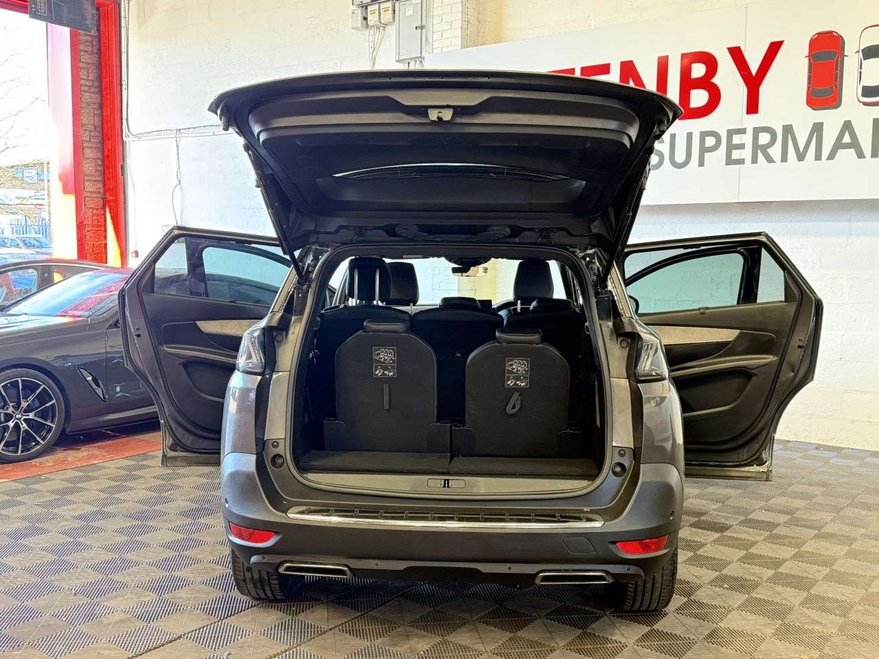 2021 PEUGEOT 5008 2021 PEUGEOT 5008