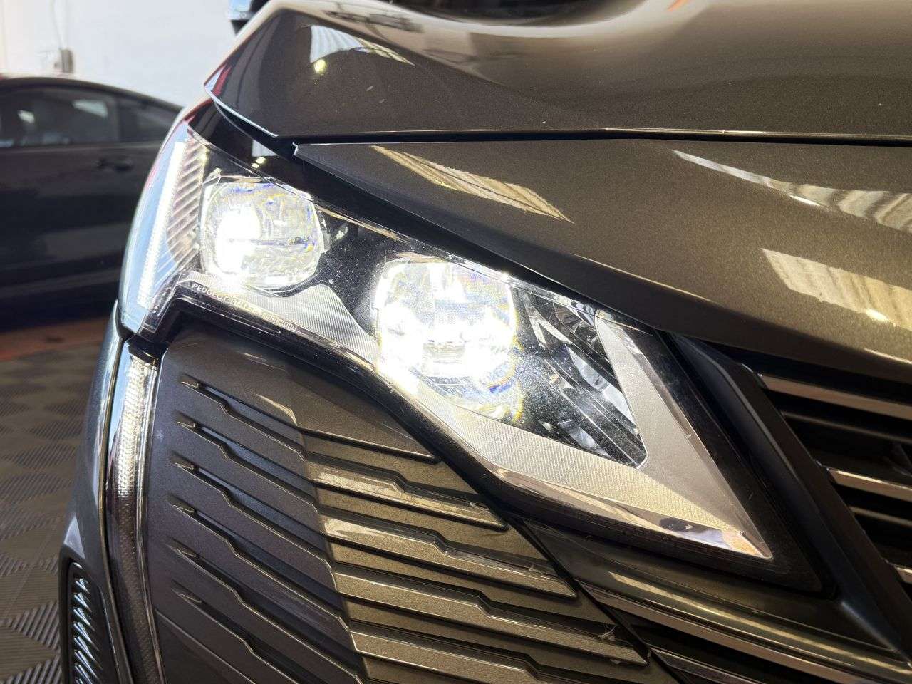 2021 PEUGEOT 5008 2021 PEUGEOT 5008