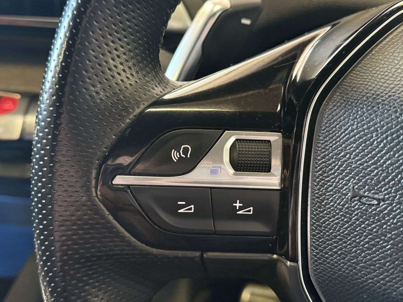 2021 PEUGEOT 5008 2021 PEUGEOT 5008