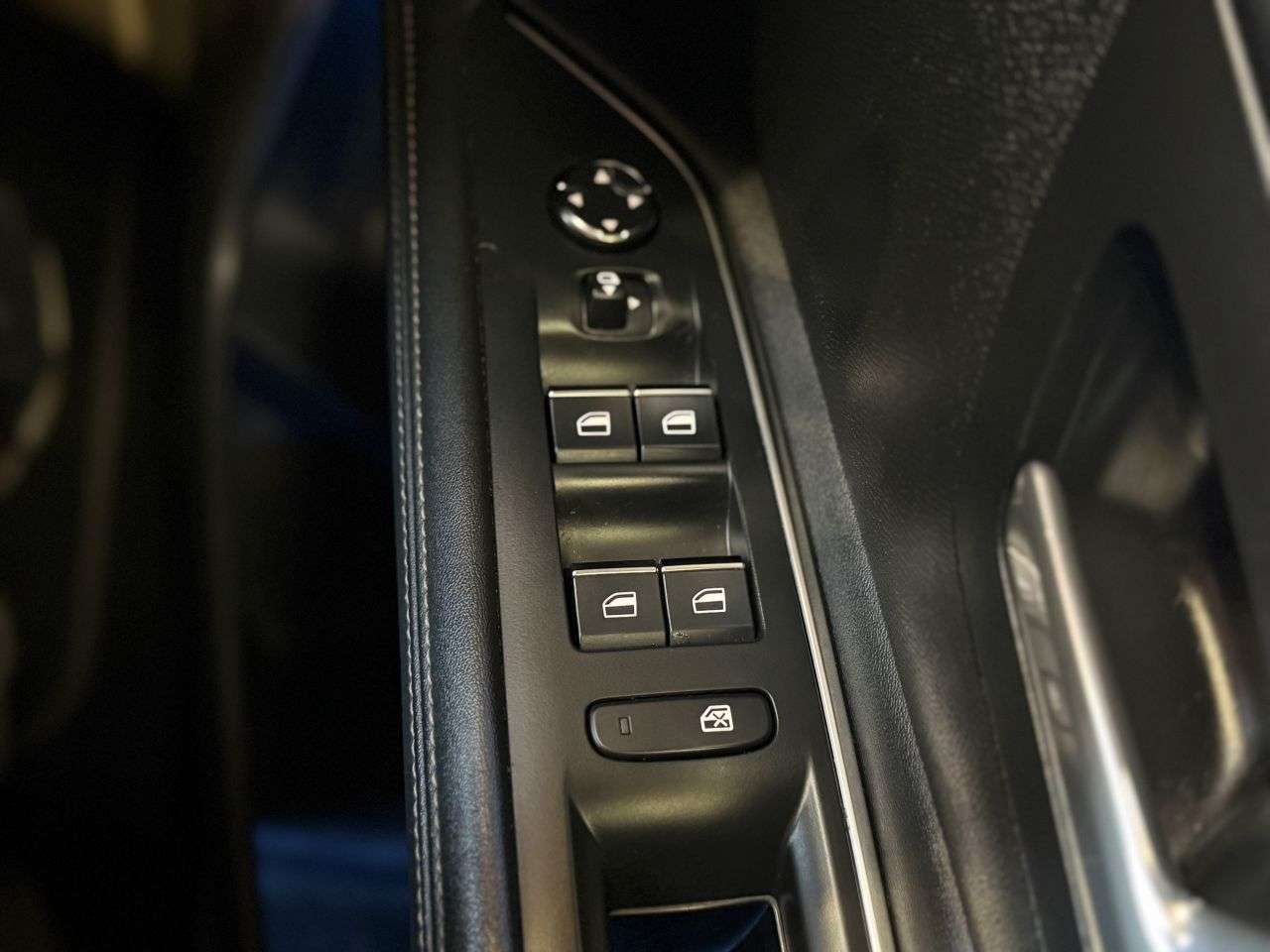 2021 PEUGEOT 5008 2021 PEUGEOT 5008