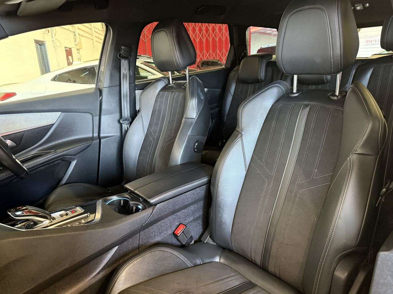 2021 PEUGEOT 5008 2021 PEUGEOT 5008