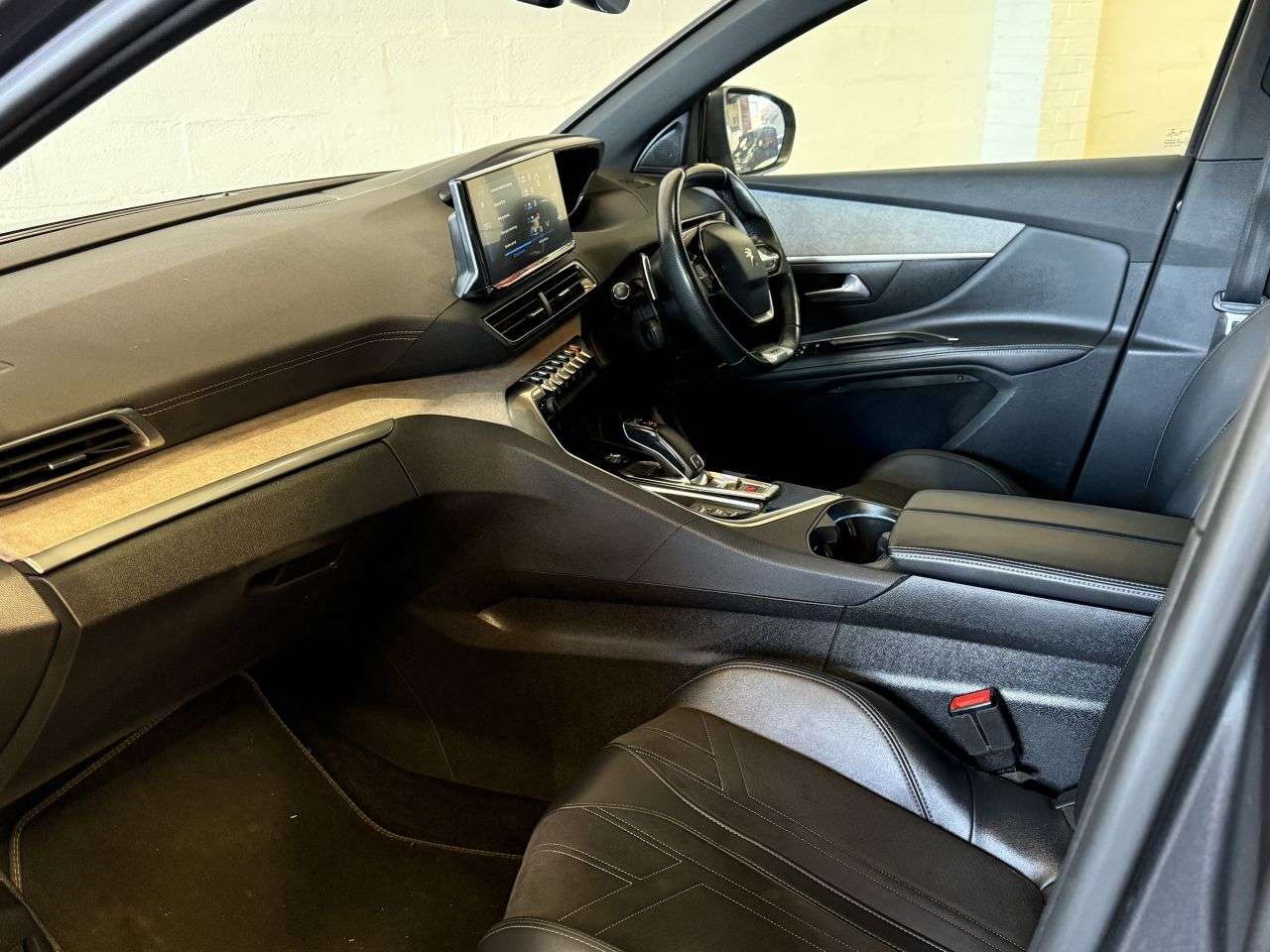 2021 PEUGEOT 5008 2021 PEUGEOT 5008