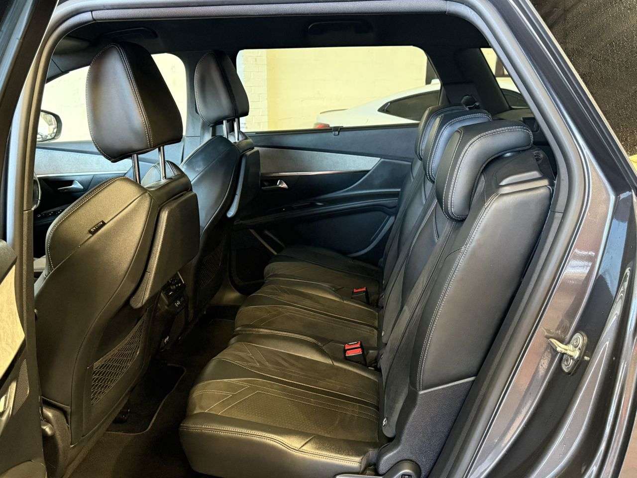 2021 PEUGEOT 5008 2021 PEUGEOT 5008