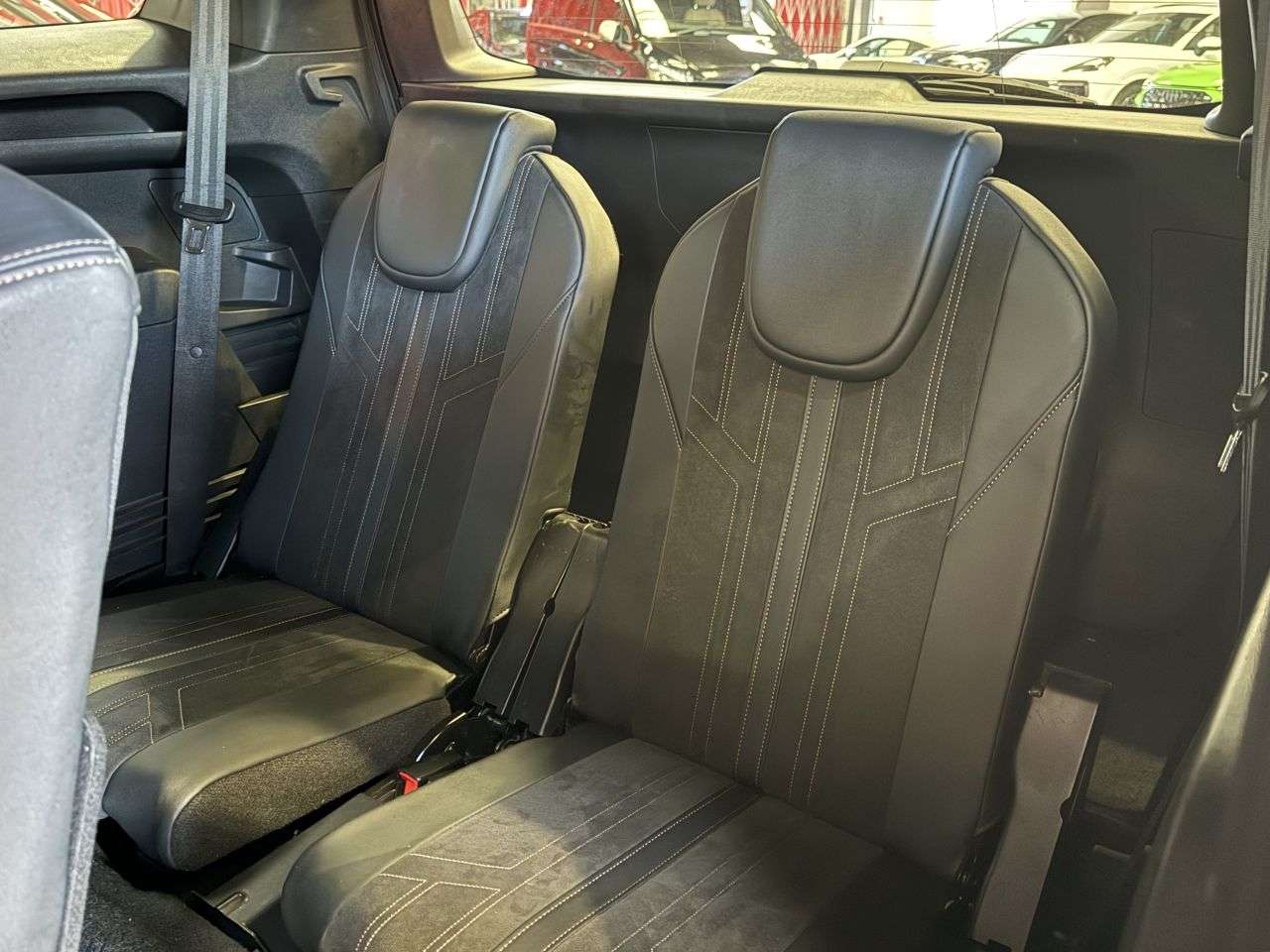 2021 PEUGEOT 5008 2021 PEUGEOT 5008