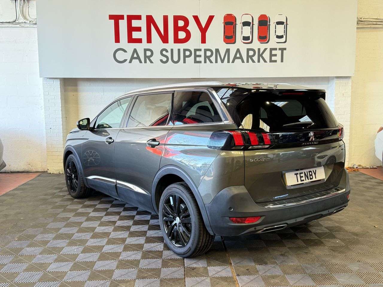 2019 PEUGEOT 5008 2019 PEUGEOT 5008