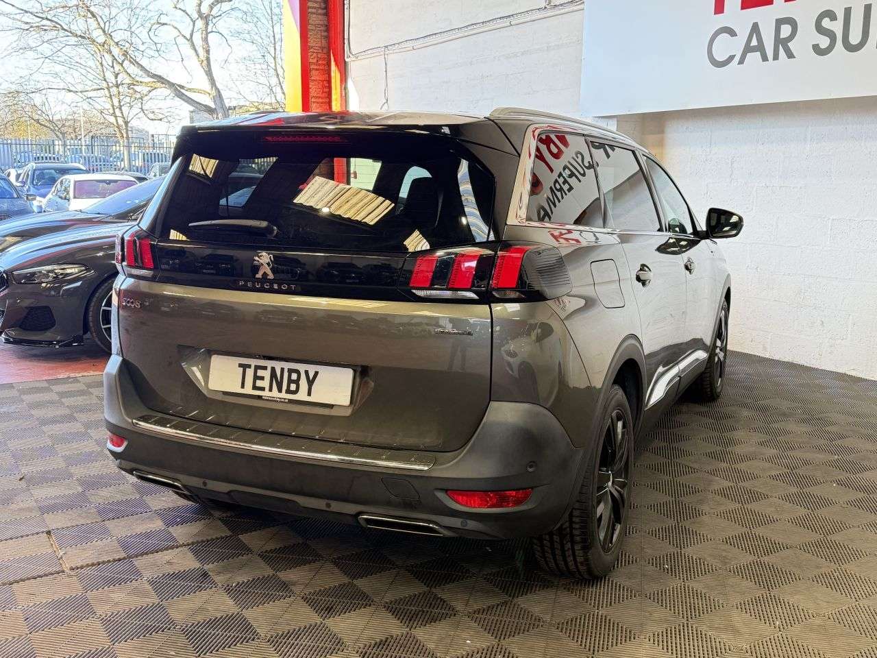 2019 PEUGEOT 5008 2019 PEUGEOT 5008