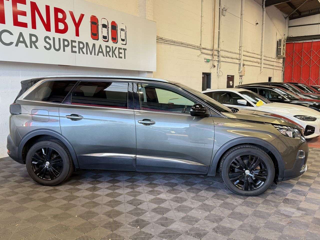 2019 PEUGEOT 5008 2019 PEUGEOT 5008