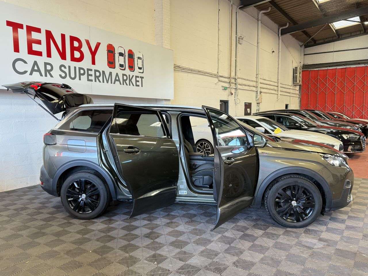 2019 PEUGEOT 5008 2019 PEUGEOT 5008