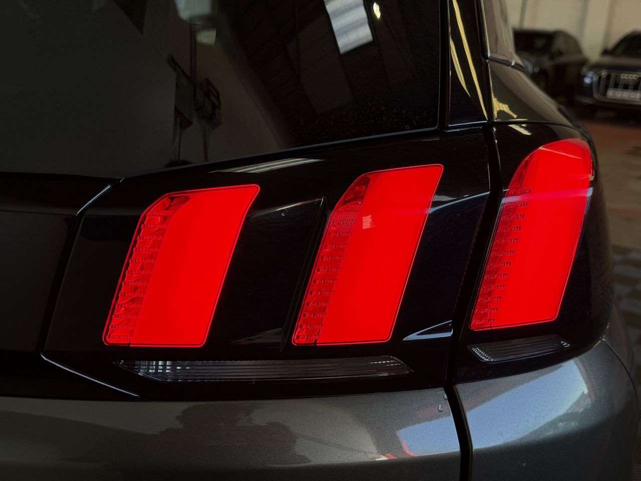 2019 PEUGEOT 5008 2019 PEUGEOT 5008