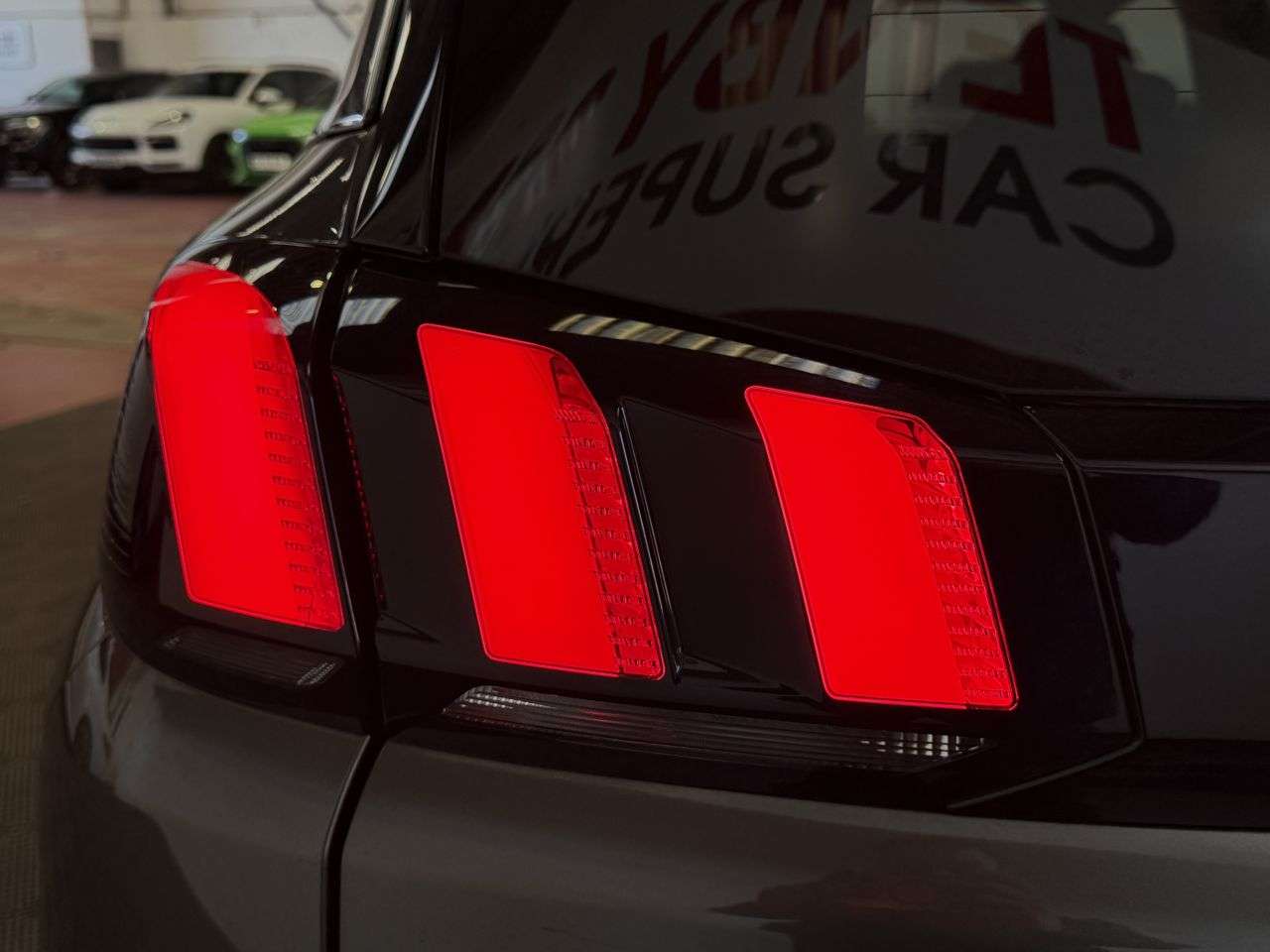 2019 PEUGEOT 5008 2019 PEUGEOT 5008