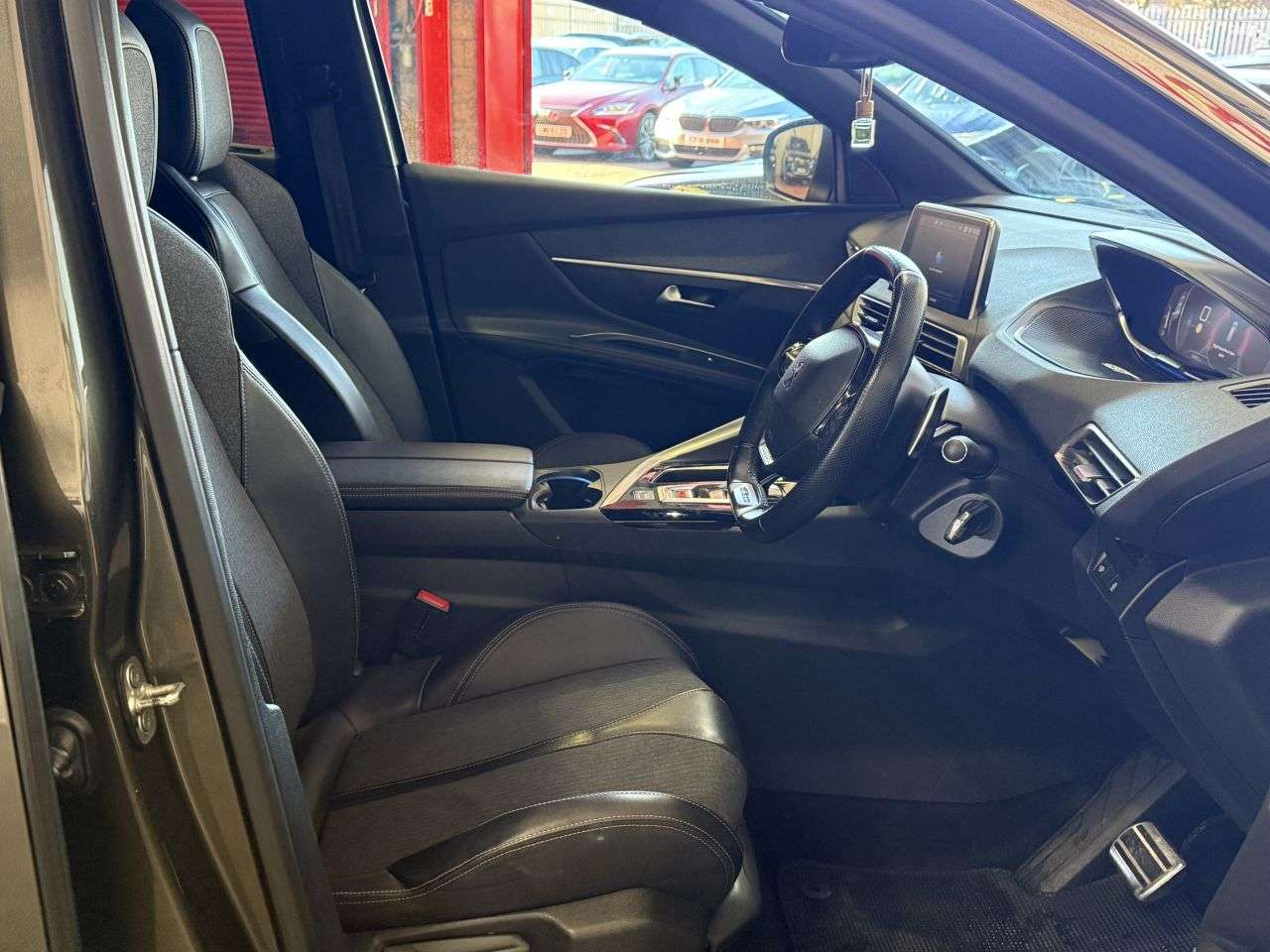 2019 PEUGEOT 5008 2019 PEUGEOT 5008