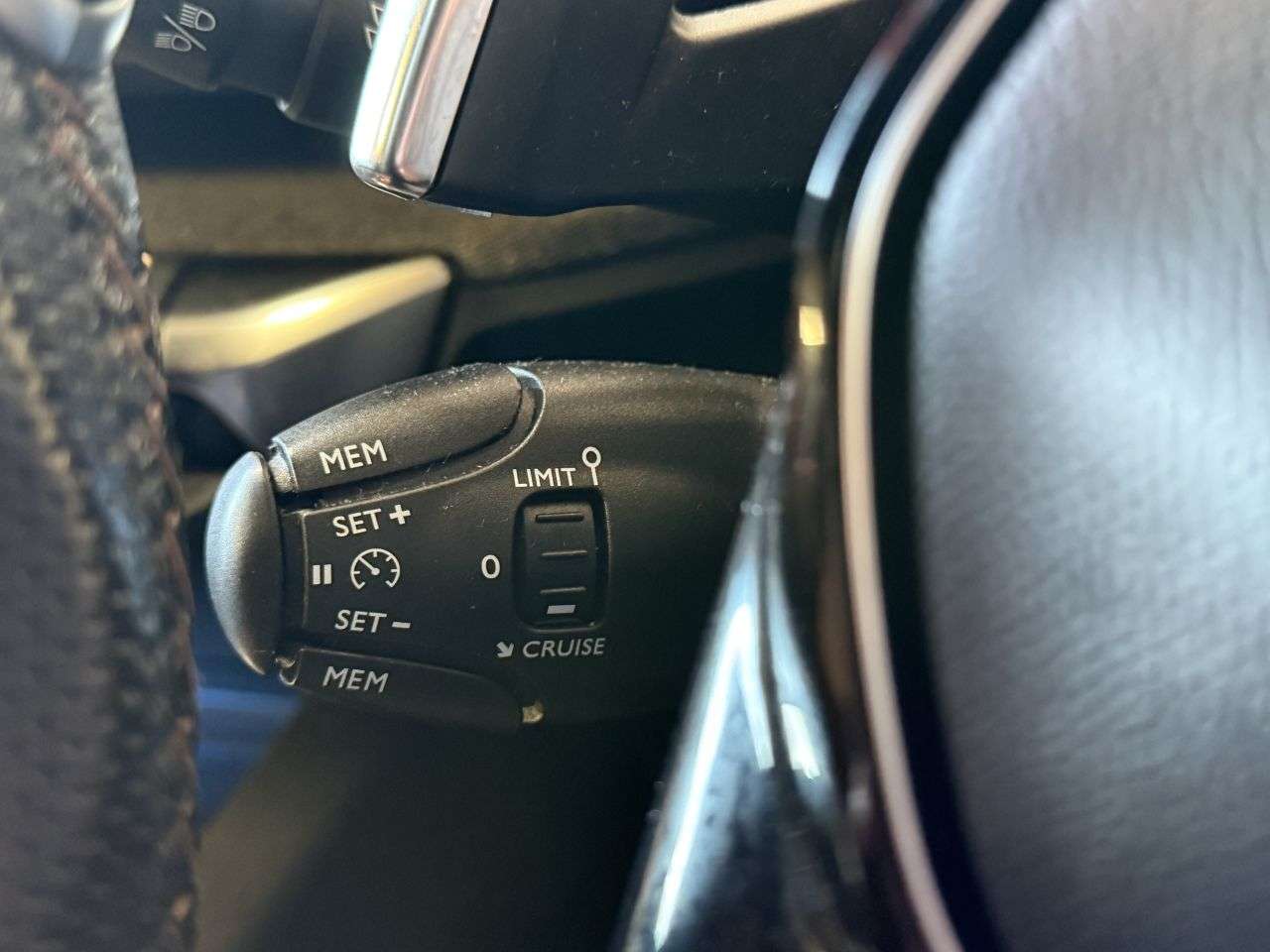 2019 PEUGEOT 5008 2019 PEUGEOT 5008