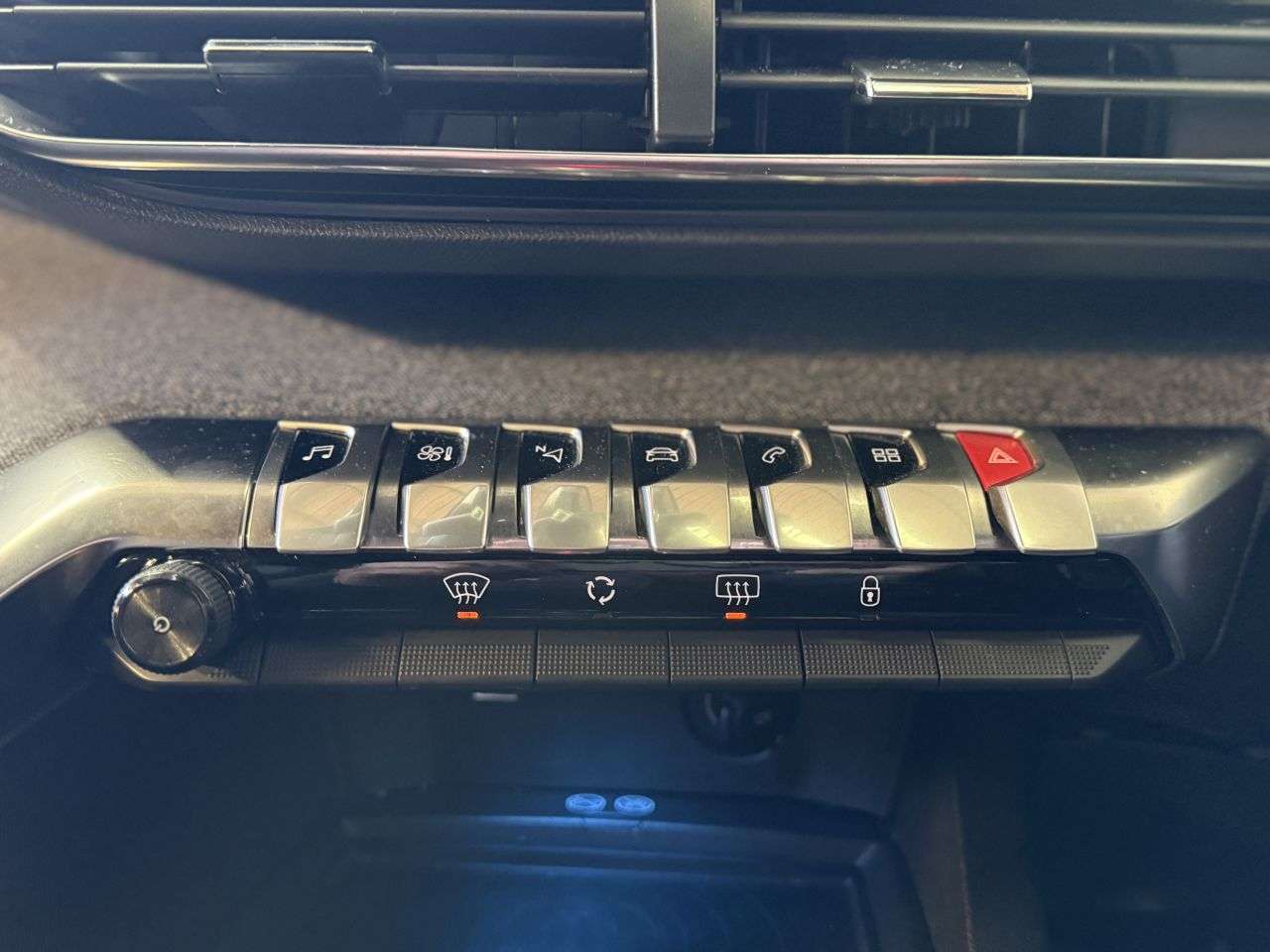 2019 PEUGEOT 5008 2019 PEUGEOT 5008