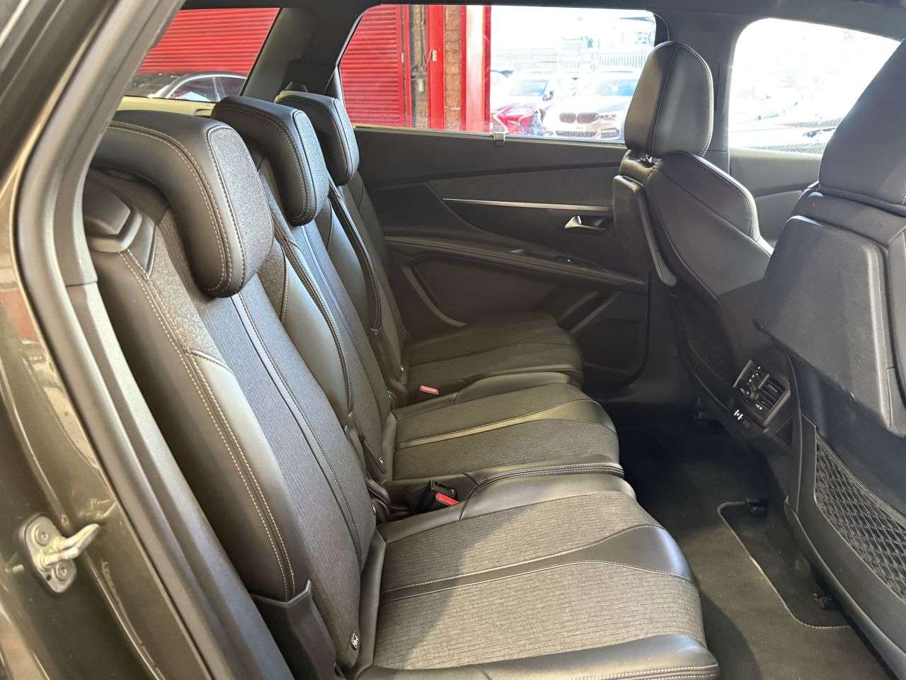 2019 PEUGEOT 5008 2019 PEUGEOT 5008