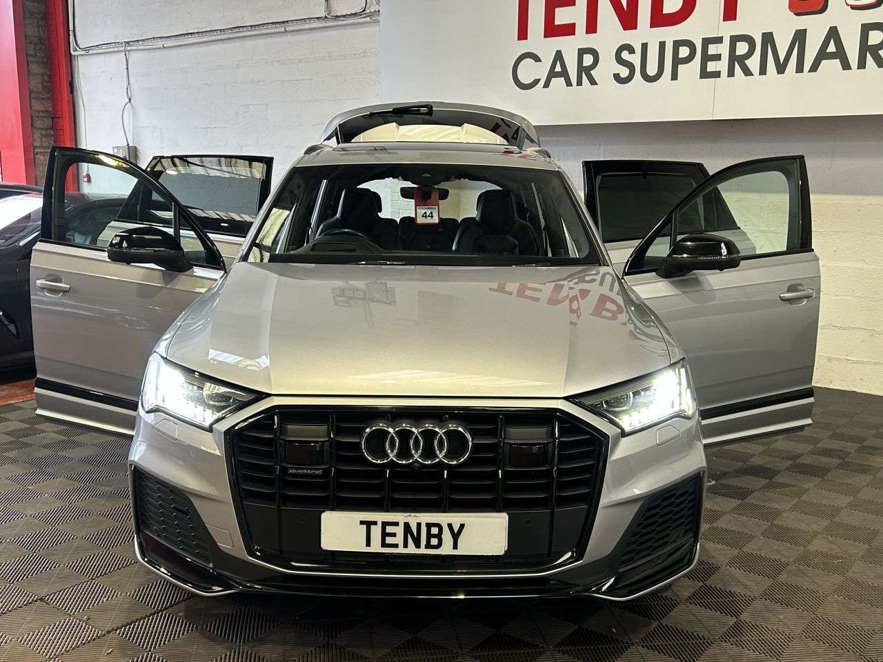 2020 AUDI Q7 2020 AUDI Q7