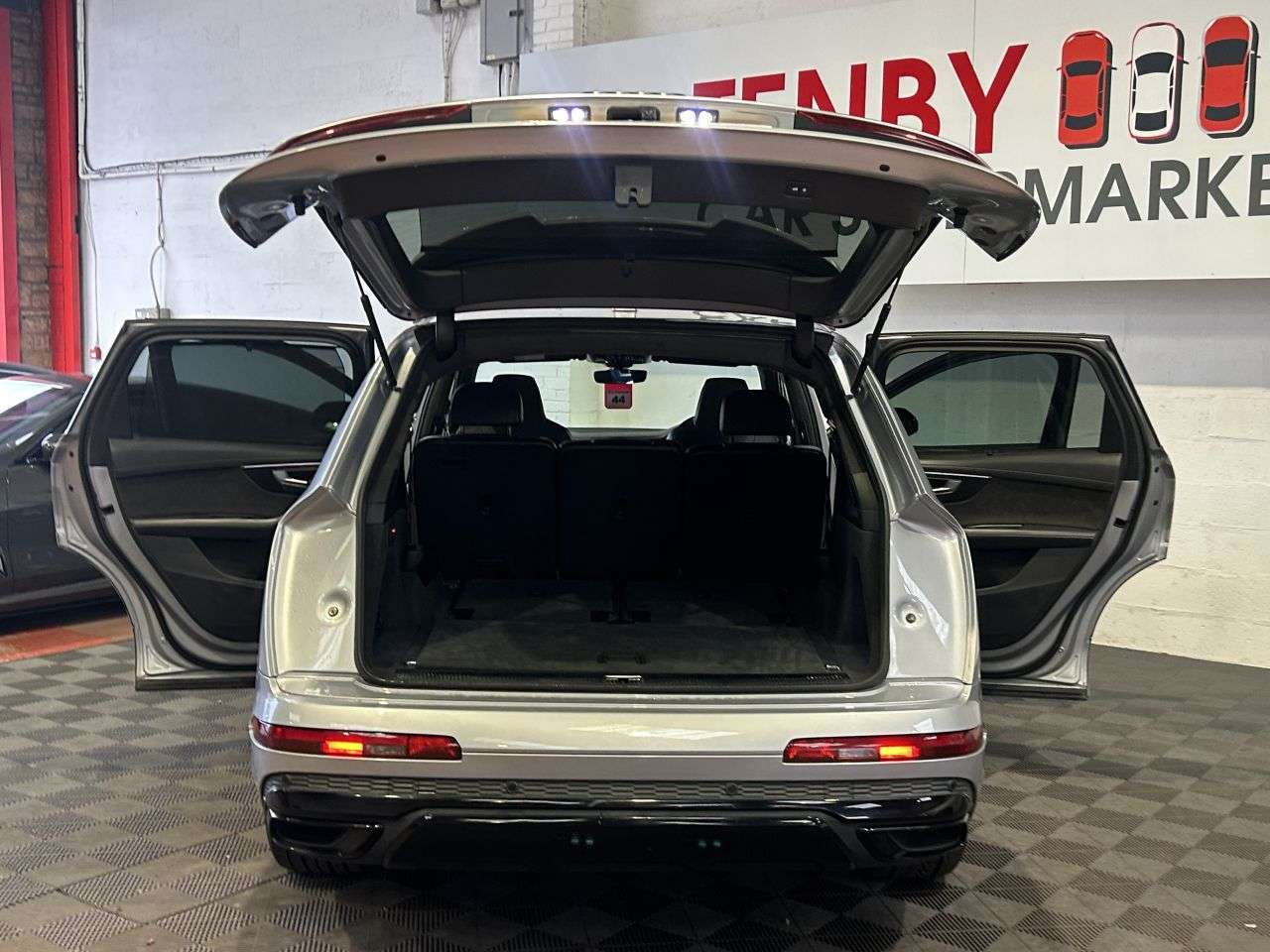 2020 AUDI Q7 2020 AUDI Q7