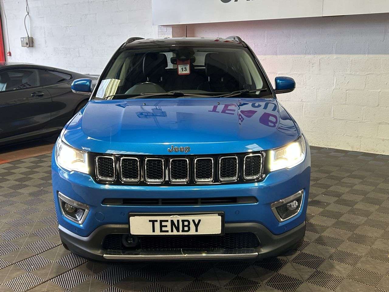 A 2018 JEEP COMPASS 2.0 MultiJetII Limited SUV 5dr Diesel Auto 4WD Euro 6 (s/s) (170 ps) A 2018 JEEP COMPASS 2.0 MultiJetII Limited SUV 5dr Diesel Auto 4WD Euro 6 (s/s) (170 ps)