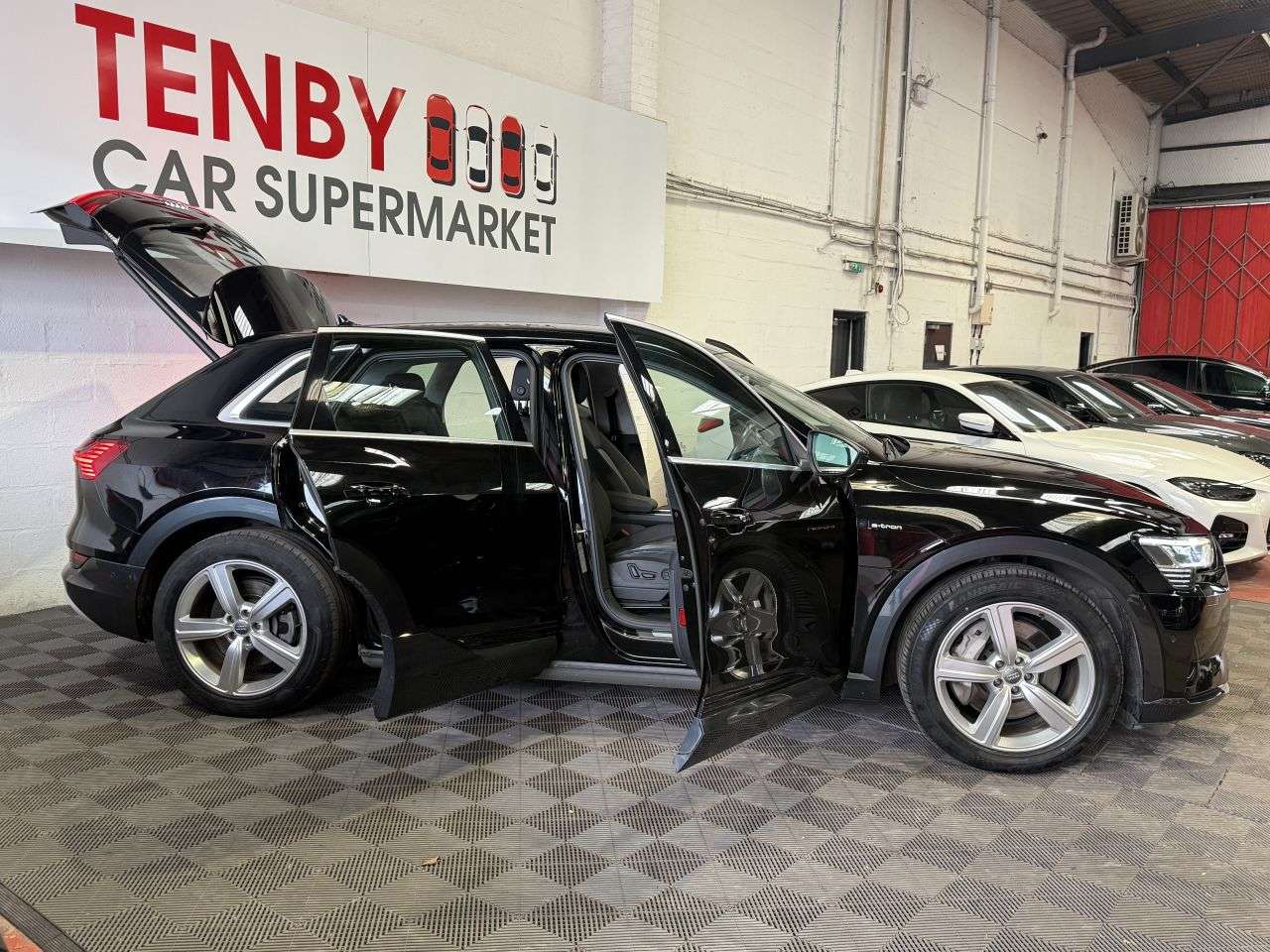 2020 AUDI E-TRON 2020 AUDI E-TRON