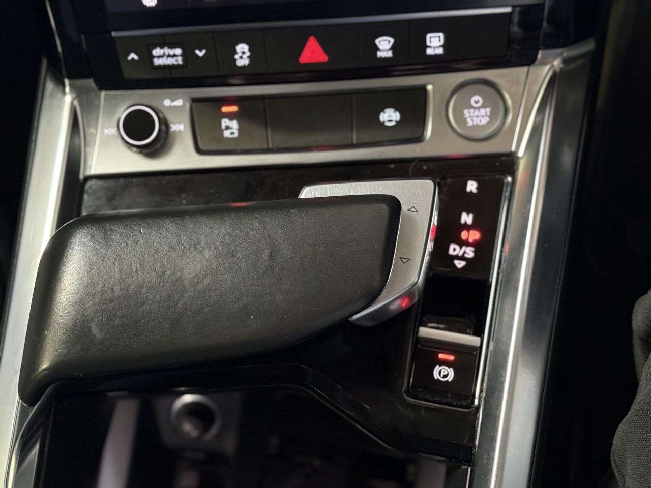 2020 AUDI E-TRON 2020 AUDI E-TRON