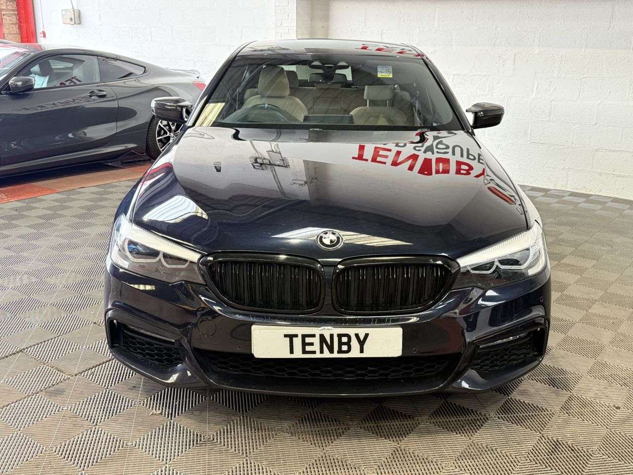 A 2017 BMW 5 SERIES 3.0 540i M Sport Saloon 4dr Petrol Auto xDrive Euro 6 (s/s) (340 ps) 20"ALL A 2017 BMW 5 SERIES 3.0 540i M Sport Saloon 4dr Petrol Auto xDrive Euro 6 (s/s) (340 ps) 20"ALL