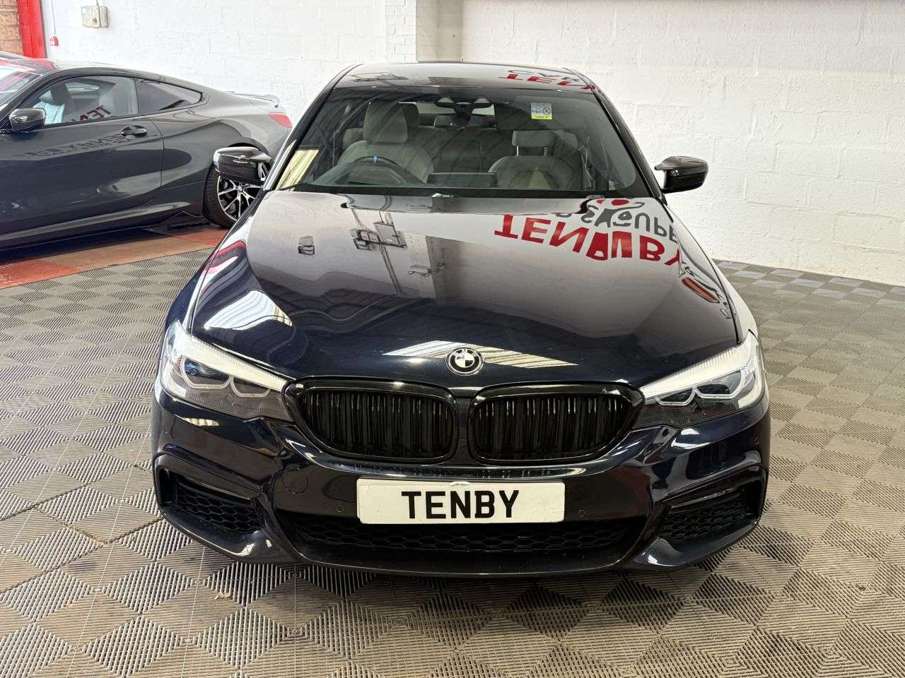 A 2017 BMW 5 SERIES 3.0 540i M Sport Saloon 4dr Petrol Auto xDrive Euro 6 (s/s) (340 ps) 20"ALL A 2017 BMW 5 SERIES 3.0 540i M Sport Saloon 4dr Petrol Auto xDrive Euro 6 (s/s) (340 ps) 20"ALL