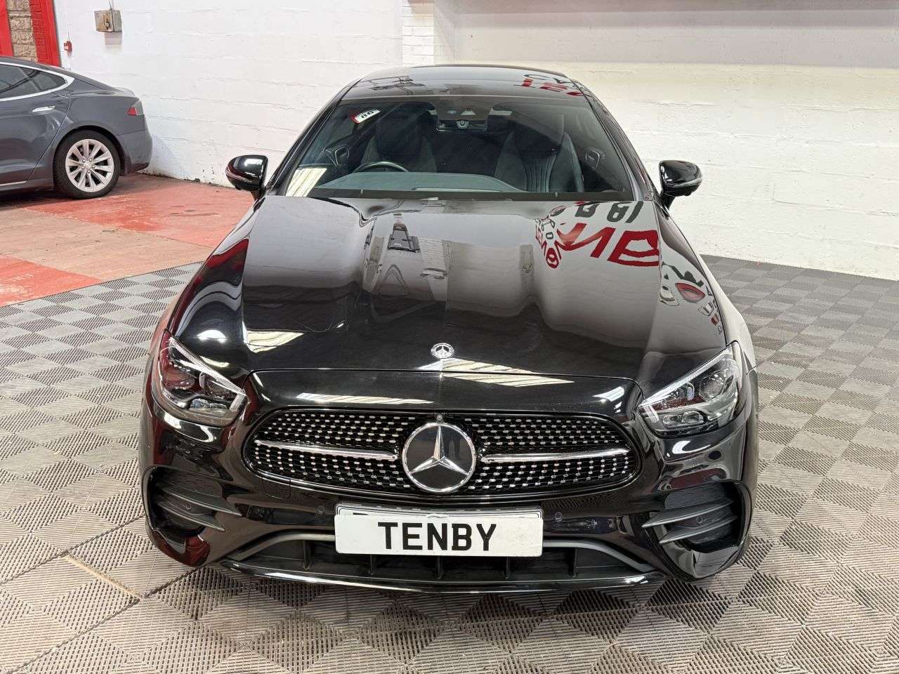 A 2020 MERCEDES-BENZ E-CLASS 2.0 E220d AMG Line Night Edition (Premium Plus) Coupe 2dr Diesel G-Tronic+ A 2020 MERCEDES-BENZ E-CLASS 2.0 E220d AMG Line Night Edition (Premium Plus) Coupe 2dr Diesel G-Tronic+