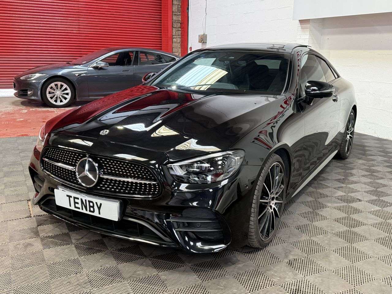 A 2020 MERCEDES-BENZ E-CLASS 2.0 E220d AMG Line Night Edition (Premium Plus) Coupe 2dr Diesel G-Tronic+ A 2020 MERCEDES-BENZ E-CLASS 2.0 E220d AMG Line Night Edition (Premium Plus) Coupe 2dr Diesel G-Tronic+