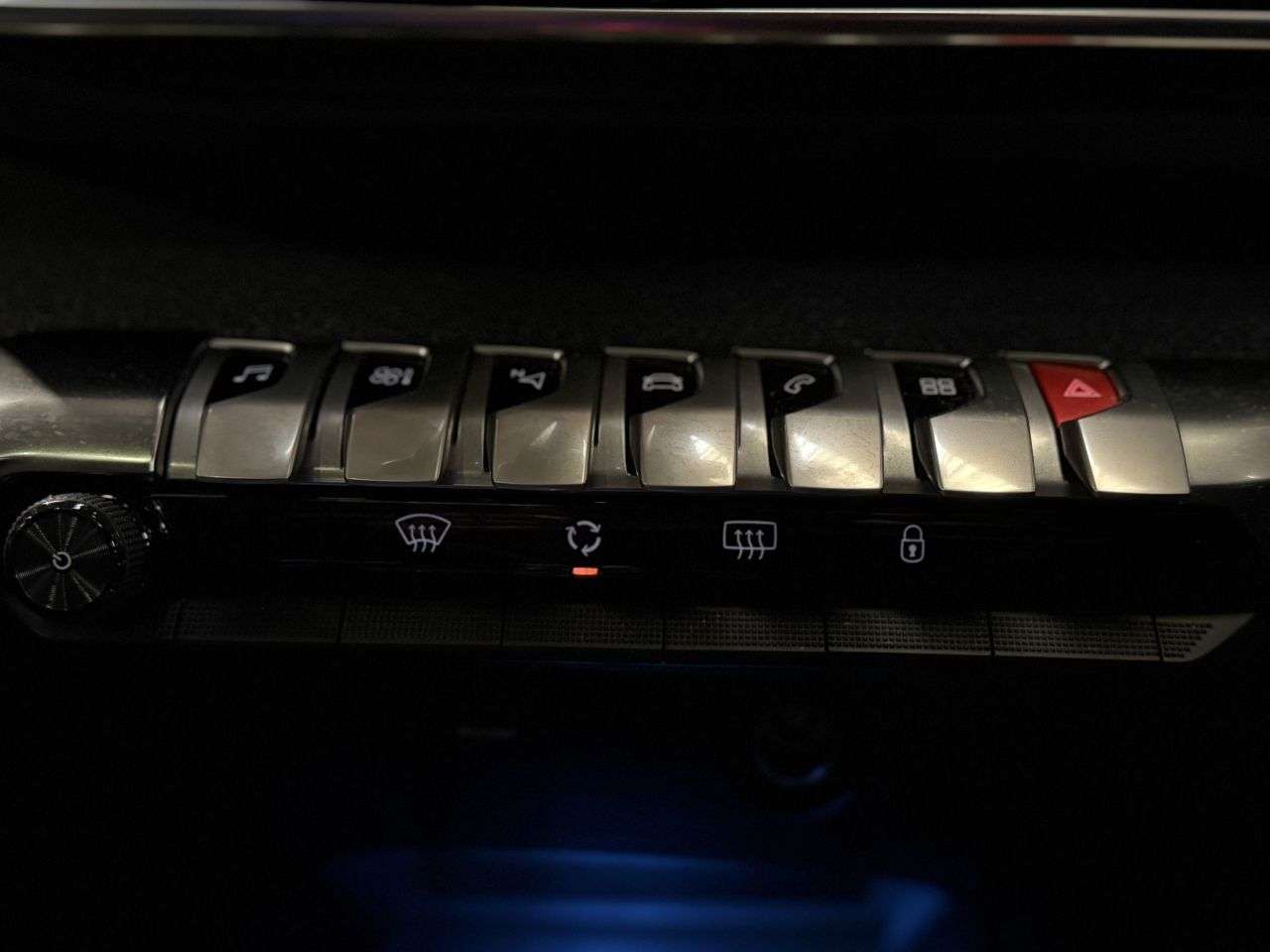 2018 PEUGEOT 3008 2018 PEUGEOT 3008