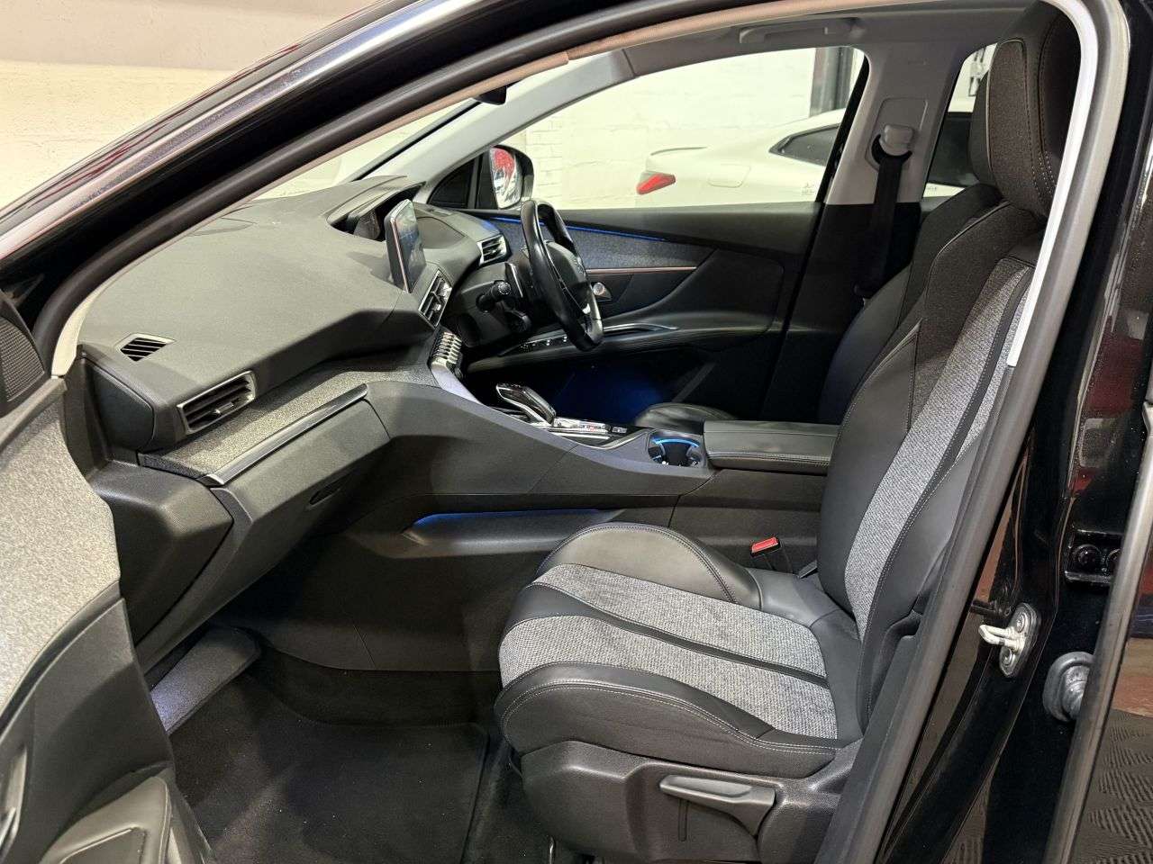 2018 PEUGEOT 3008 2018 PEUGEOT 3008