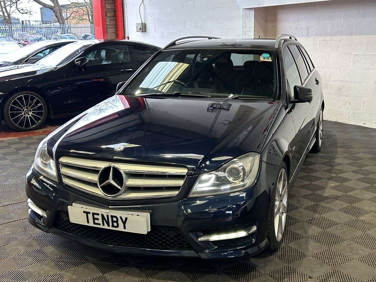 A 2011 MERCEDES-BENZ C-CLASS 2.1 C250 CDI BlueEfficiency Sport Edition 125 Estate 5dr Diesel G-Tronic+ E A 2011 MERCEDES-BENZ C-CLASS 2.1 C250 CDI BlueEfficiency Sport Edition 125 Estate 5dr Diesel G-Tronic+ E