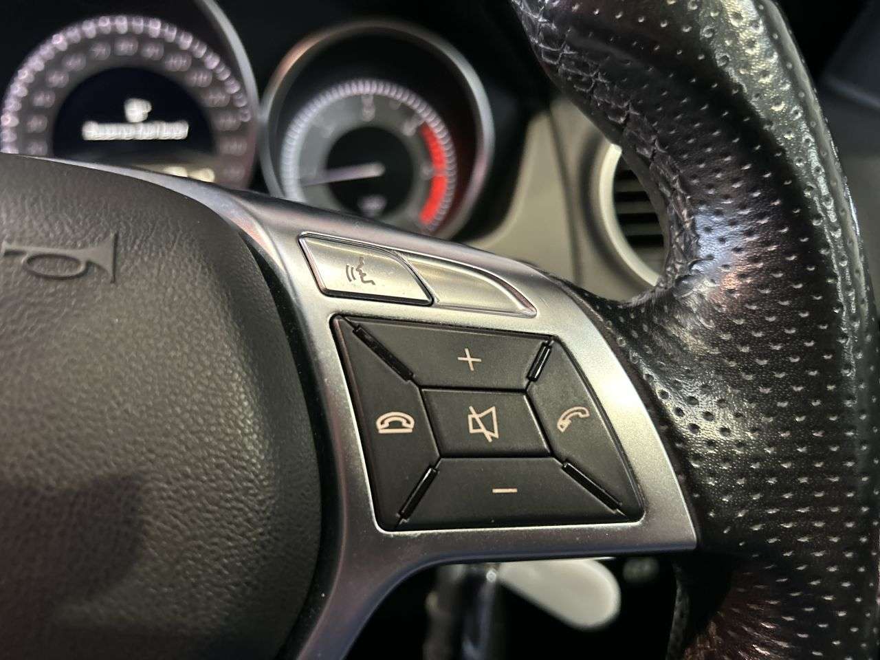 2011 MERCEDES-BENZ C-CLASS 2011 MERCEDES-BENZ C-CLASS