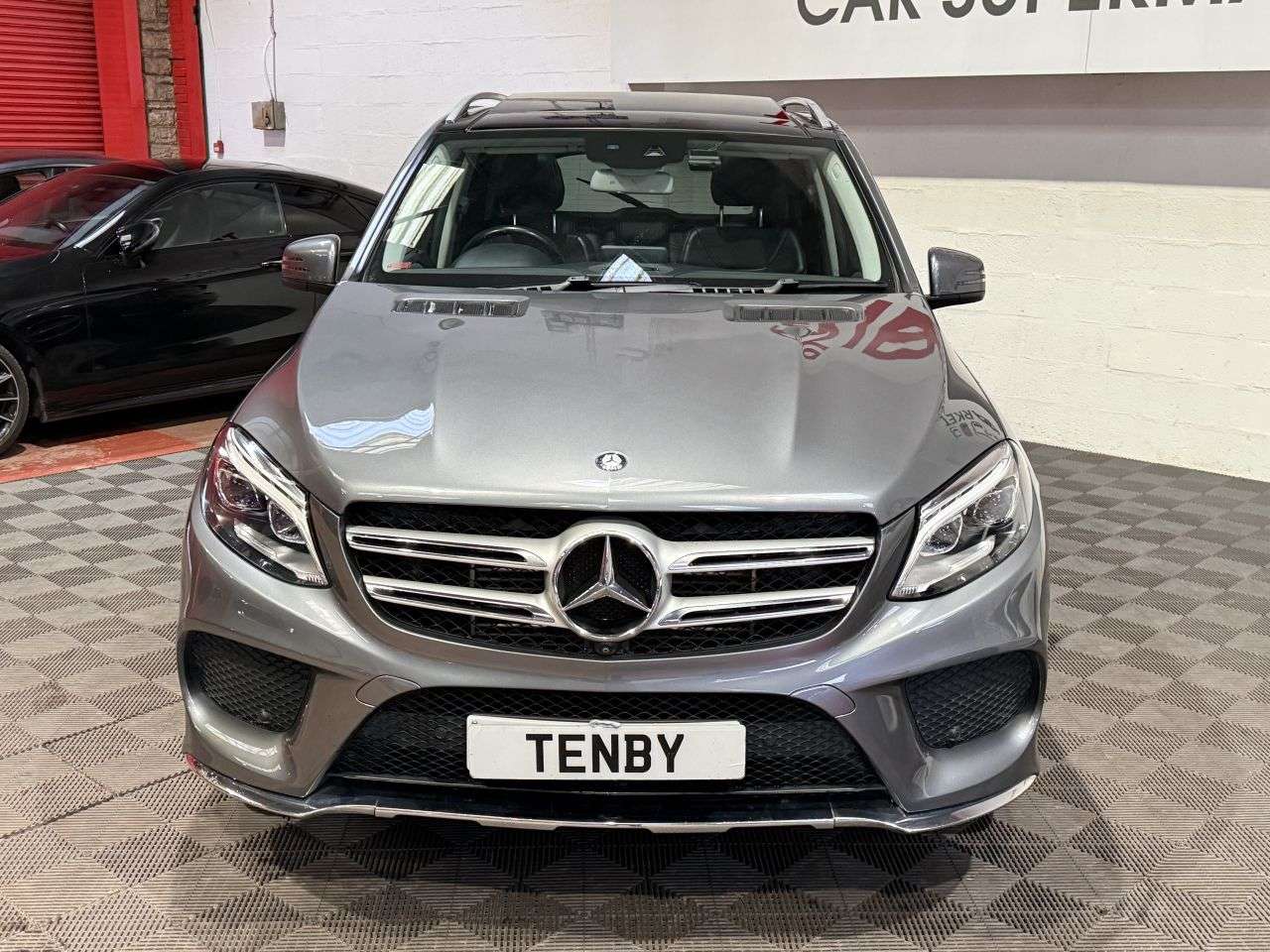 A 2017 MERCEDES-BENZ GLE 3.0 GLE350d V6 AMG Line (Premium) SUV 5dr Diesel G-Tronic 4MATIC Euro 6 (s/ A 2017 MERCEDES-BENZ GLE 3.0 GLE350d V6 AMG Line (Premium) SUV 5dr Diesel G-Tronic 4MATIC Euro 6 (s/