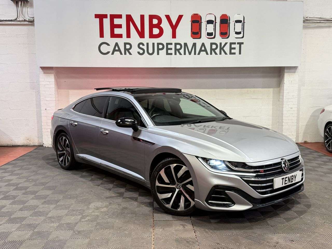 A 2021 VOLKSWAGEN ARTEON 2.0 TSI R-Line Fastback 5dr Petrol DSG Euro 6 (s/s) (190 ps) 19"ALLOYS+DIGI A 2021 VOLKSWAGEN ARTEON 2.0 TSI R-Line Fastback 5dr Petrol DSG Euro 6 (s/s) (190 ps) 19"ALLOYS+DIGI