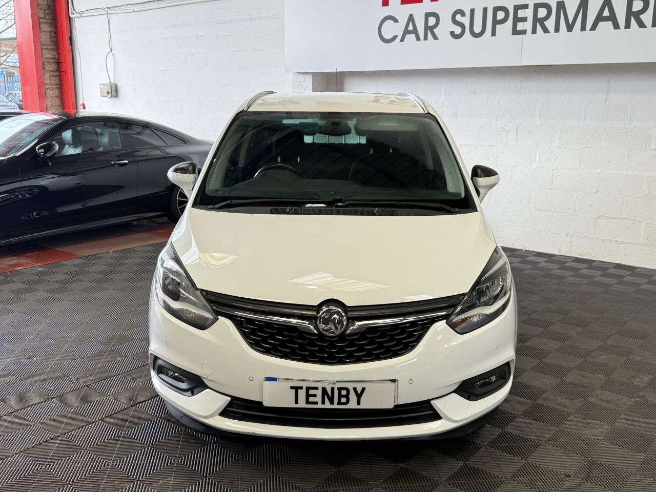 A 2016 VAUXHALL ZAFIRA TOURER 1.4i Turbo SRi MPV 5dr Petrol Manual Euro 6 (140 ps) A 2016 VAUXHALL ZAFIRA TOURER 1.4i Turbo SRi MPV 5dr Petrol Manual Euro 6 (140 ps)