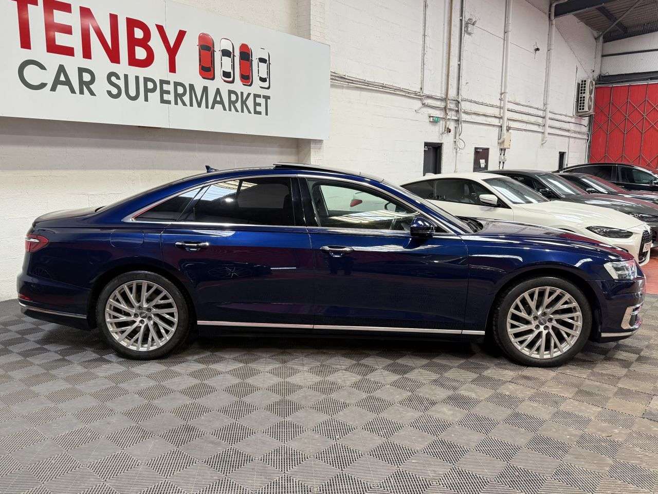 2018 AUDI A8 2018 AUDI A8