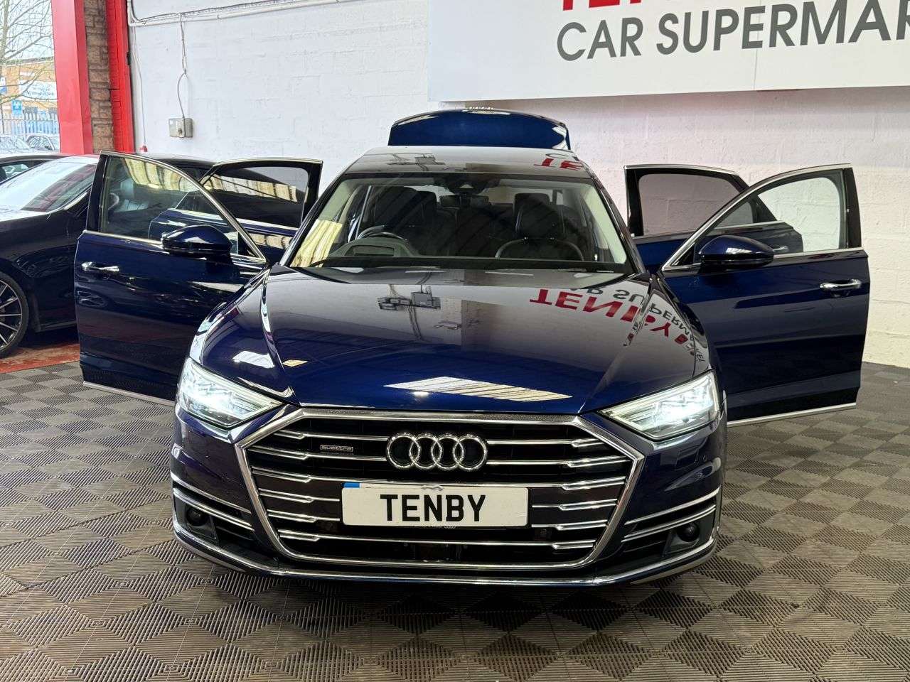 2018 AUDI A8 2018 AUDI A8