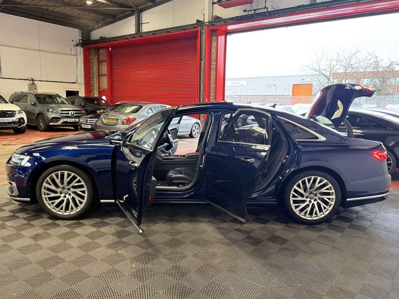 2018 AUDI A8 2018 AUDI A8