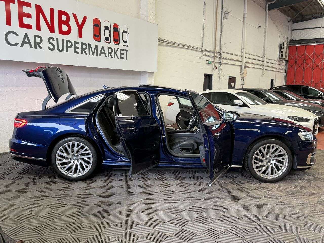 2018 AUDI A8 2018 AUDI A8