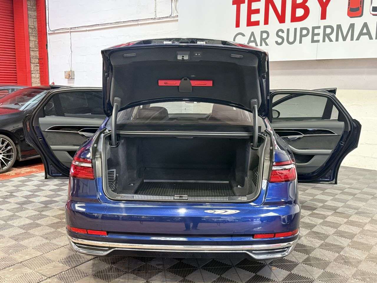 2018 AUDI A8 2018 AUDI A8