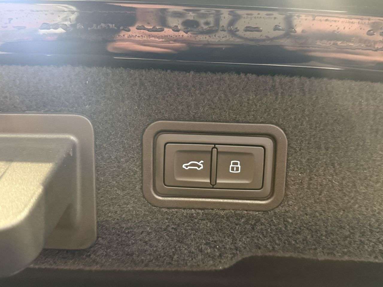 2018 AUDI A8 2018 AUDI A8